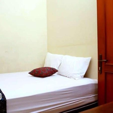 Unique Guesthouse Bandung Extérieur photo