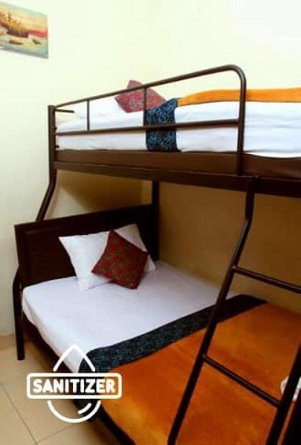Unique Guesthouse Bandung Extérieur photo
