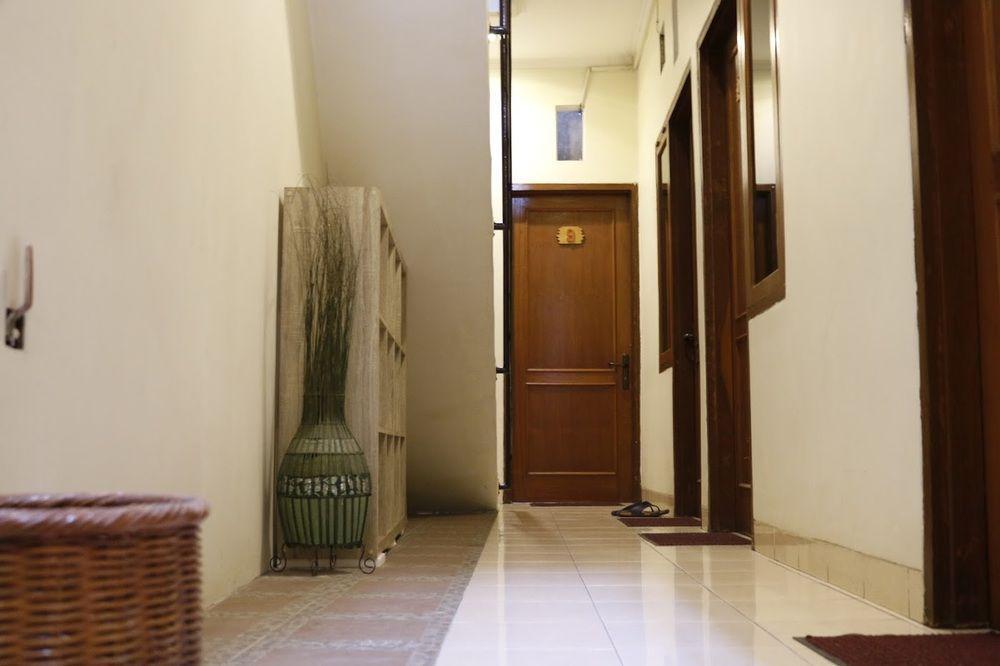 Unique Guesthouse Bandung Extérieur photo